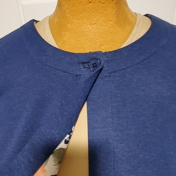 CHICO'S LIGHTWEIGHT JACKET BLUE FLORAL INTERIOR WOMEN SIZE 2 LARGE ONE BUTTON - Picture 13 of 15